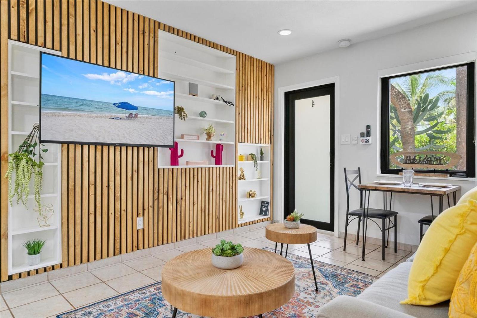 Walnut By The Sea Apartment Hollywood Bilik gambar